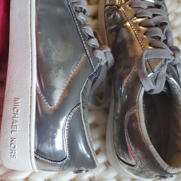 Shoes - Picture 5 of 5